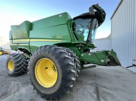 2015 JOHN DEERE S670