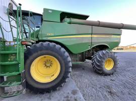 2015 JOHN DEERE S670