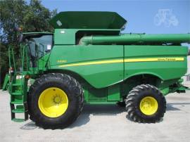 2015 JOHN DEERE S690