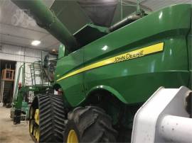 2015 JOHN DEERE S690