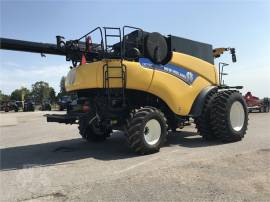 2015 NEW HOLLAND CR7.90