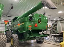 2016 JOHN DEERE S670