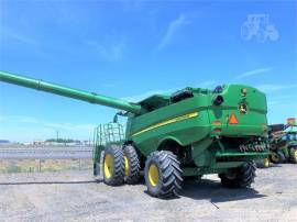 2016 JOHN DEERE S670