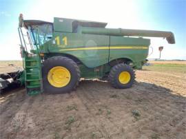 2016 JOHN DEERE S670