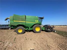 2016 JOHN DEERE S670