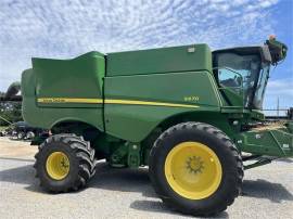 2016 JOHN DEERE S670