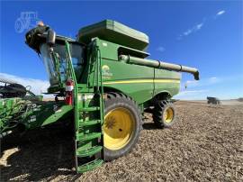 2016 JOHN DEERE S670