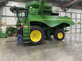 2016 JOHN DEERE S670