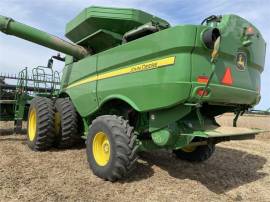 2016 JOHN DEERE S670