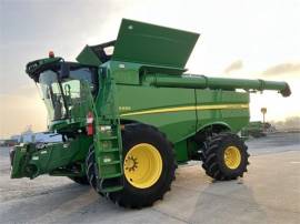 2016 JOHN DEERE S690