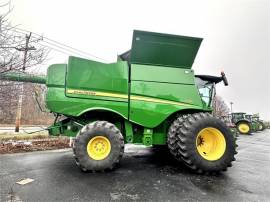 2016 JOHN DEERE S690