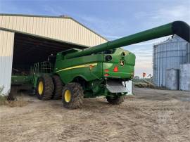 2016 JOHN DEERE S690