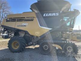 2017 CLAAS LEXION 740TT