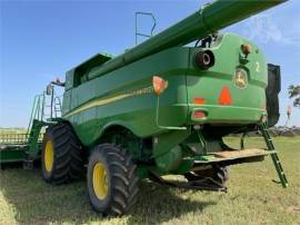 2017 JOHN DEERE S670