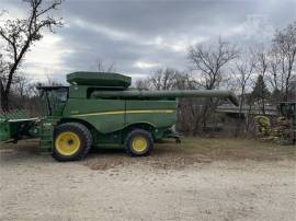 2017 JOHN DEERE S670