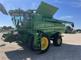 2017 JOHN DEERE S670