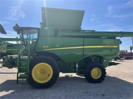 2017 JOHN DEERE S670