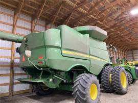 2017 JOHN DEERE S670