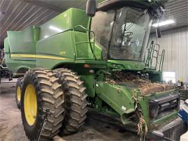 2017 JOHN DEERE S670