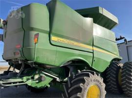 2017 JOHN DEERE S670