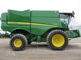 2017 JOHN DEERE S670