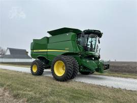 2017 JOHN DEERE S670