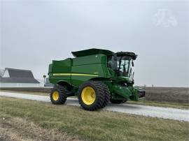 2017 JOHN DEERE S670