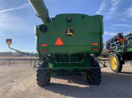 2017 JOHN DEERE S670