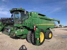 2017 JOHN DEERE S670