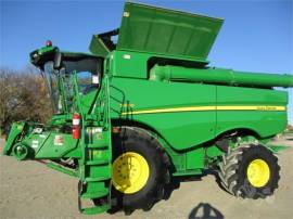 2017 JOHN DEERE S690