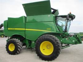 2017 JOHN DEERE S690