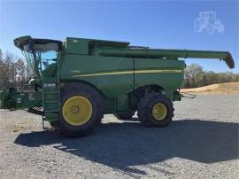 2017 JOHN DEERE S690