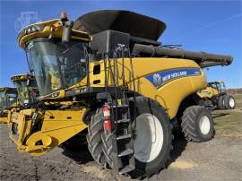 2017 NEW HOLLAND CR8.90