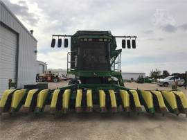 2004 JOHN DEERE 7460