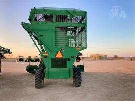 2005 JOHN DEERE 7460