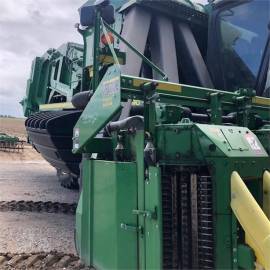 2018 JOHN DEERE CP690