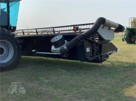 2001 GLEANER 830