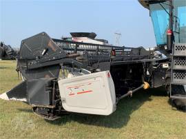 2001 GLEANER 830