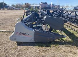 2014 GLEANER 9250