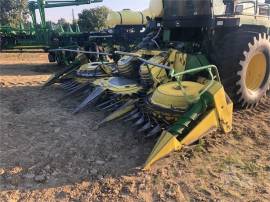 2009 JOHN DEERE 676