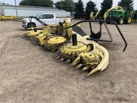 2010 JOHN DEERE 770