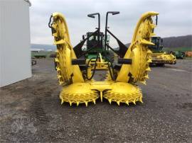 2011 JOHN DEERE 770