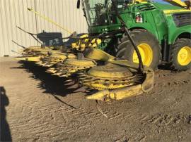 2019 JOHN DEERE 772