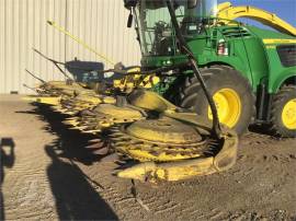 2019 JOHN DEERE 772