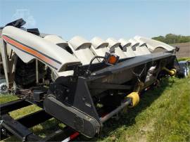 1999 GLEANER HUGGER 830