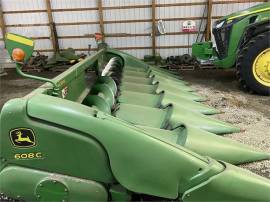 2010 JOHN DEERE 608C