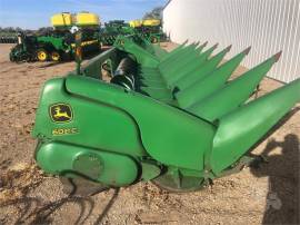 2011 JOHN DEERE 608C