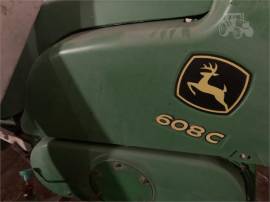 2011 JOHN DEERE 608C