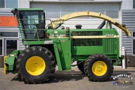 2001 JOHN DEERE 6850