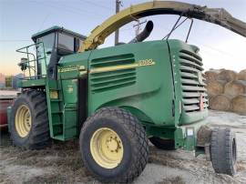 2005 JOHN DEERE 7300